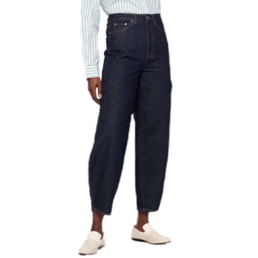 NWT Toteme organic cotton dark blue curved leg barrel jeans in raw denim 25 / 34